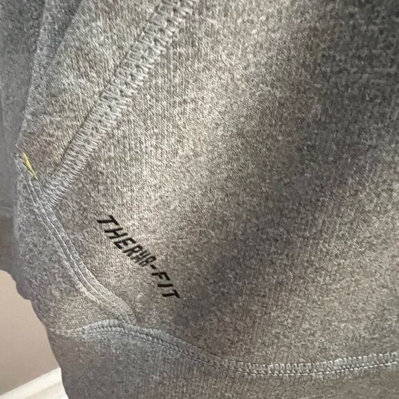 NIKE WOMENS LIVESTRONG “HOODIE” SIZE M WORN ONCE - Picture 2 of 5